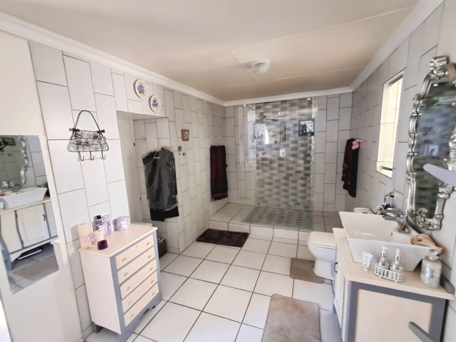 4 Bedroom Property for Sale in Wilgehof Free State
